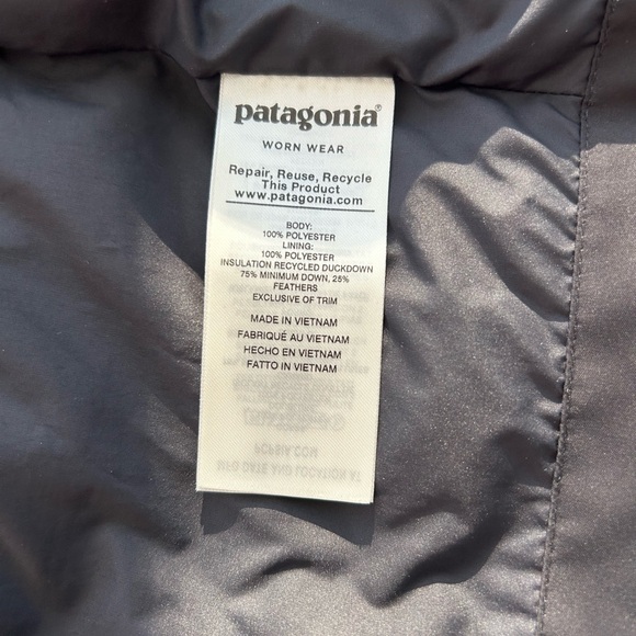 Patagonia Women's Charcoal Puffer Jacket - Picture 12 of 12